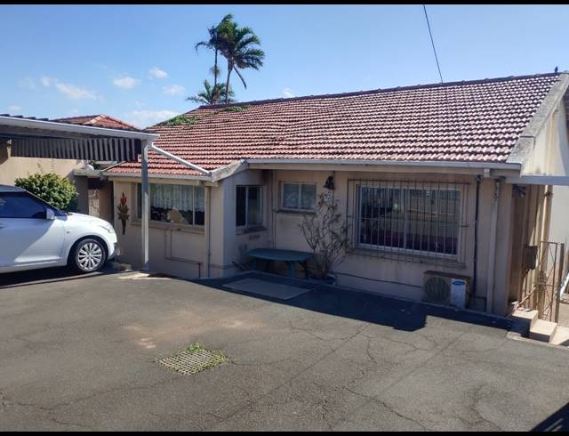 3 BEDROOM HOUSE FOR SALE IN BLUFF
